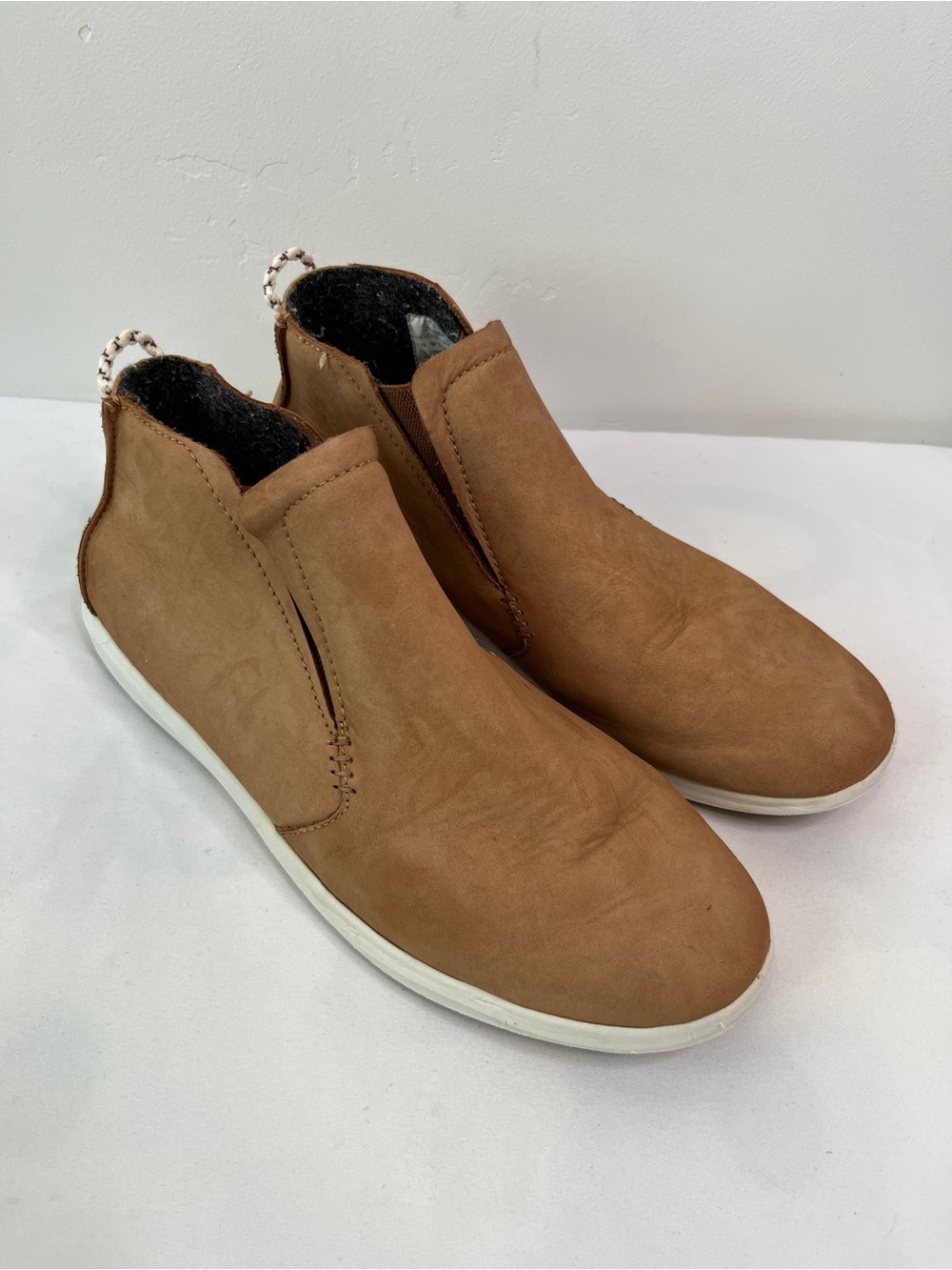 OluKai Hawaiiloa Manu Hope Fox Tan Nubuck Leather Booties Womens W11 20397